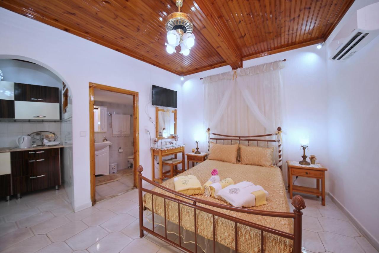 Vasia'S Small Villa Szkópelosz Kültér fotó