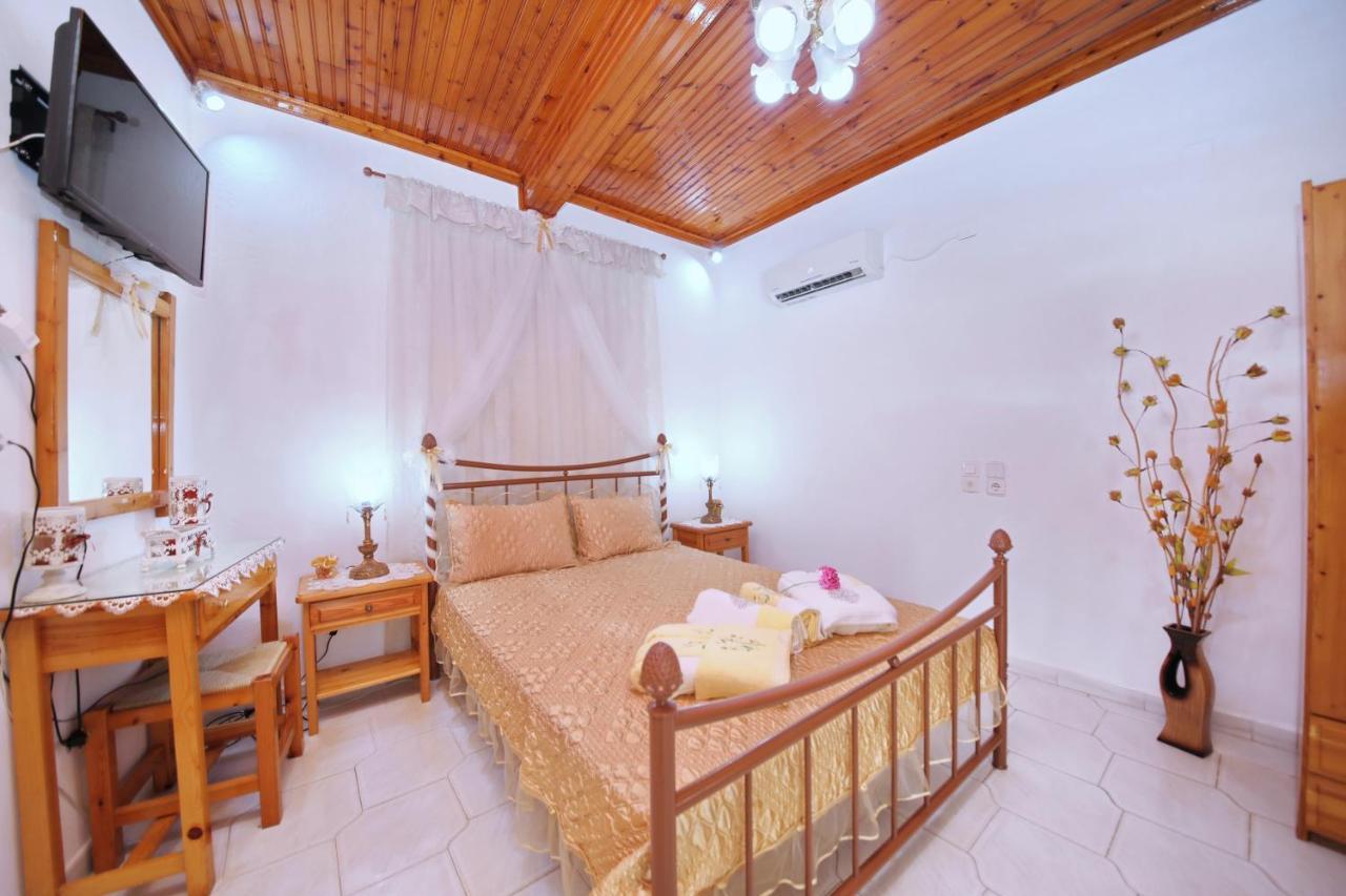 Vasia'S Small Villa Szkópelosz Kültér fotó